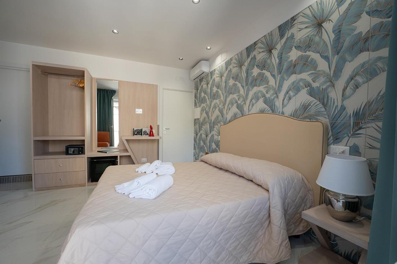 Greros H. Rooms Napoli Centro By Clapa Group Dislocated Hospitality المظهر الخارجي الصورة