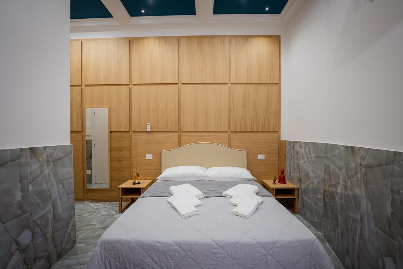 Greros H. Rooms Napoli Centro By Clapa Group Dislocated Hospitality المظهر الخارجي الصورة