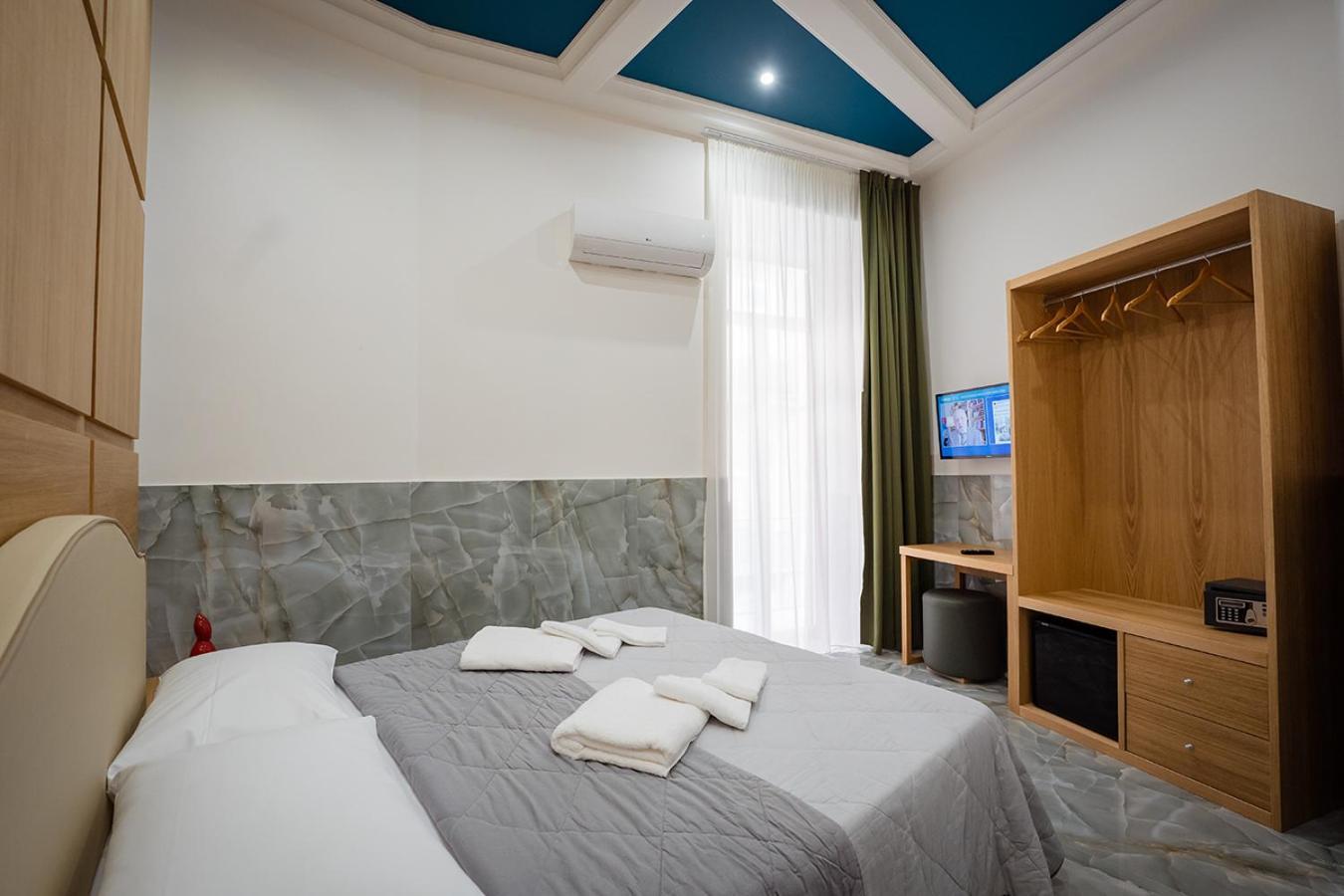 Greros H. Rooms Napoli Centro By Clapa Group Dislocated Hospitality المظهر الخارجي الصورة